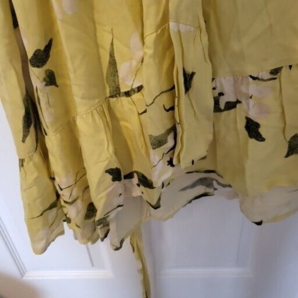 Rachel Roy Plus Size V-Neck, Floral, Size 3X, Flutter Sleeves, Pale Yellow, NWT - Picture 11 of 14